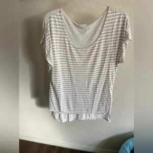 Old Navy women’s gray and white striped basic tee size M